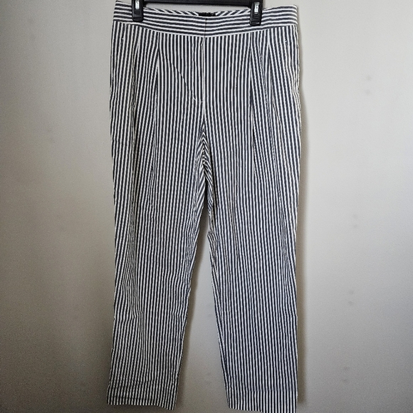 DKNY Chic Striped Trousers Gray White Print Casual Lightweight Neutral Size 14 - Picture 1 of 11